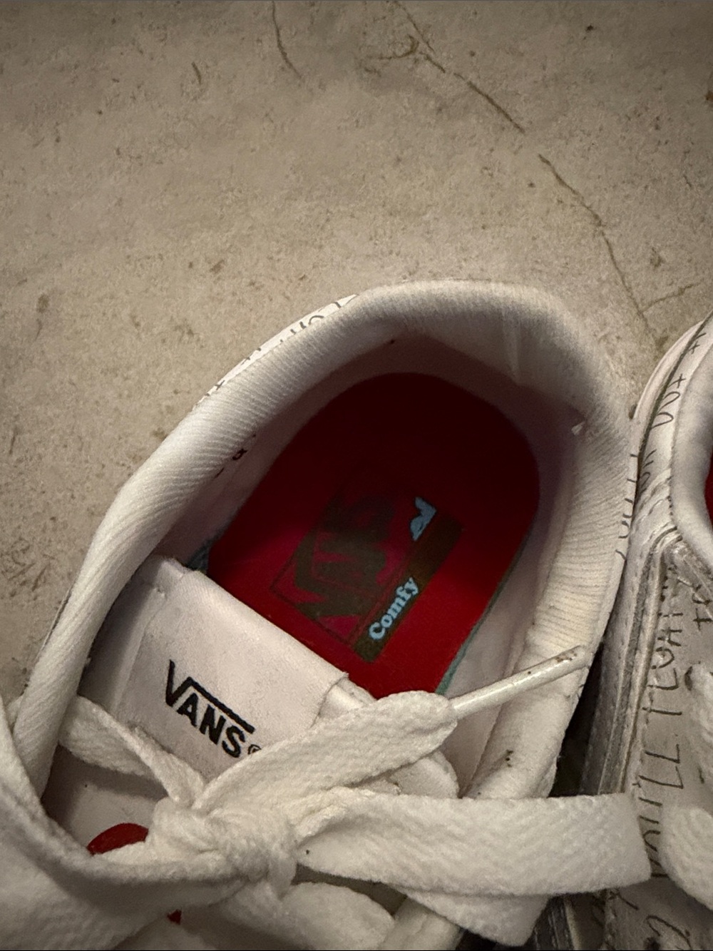 Vans White Low-Top Sneakers with Handwritten Script and Red Insole - Picture 4 of 10